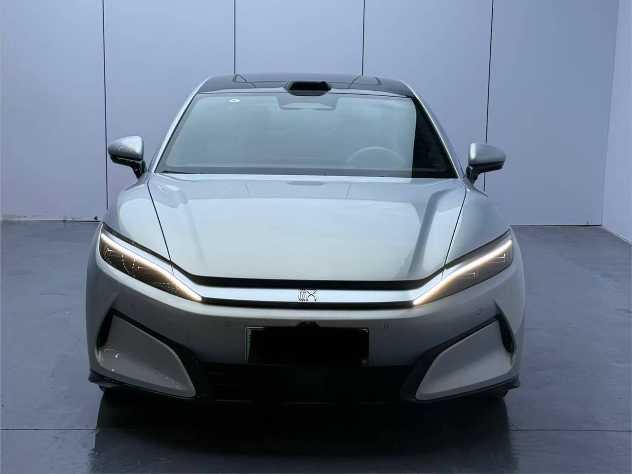 2025 BYD Han L; curated vehicle image
