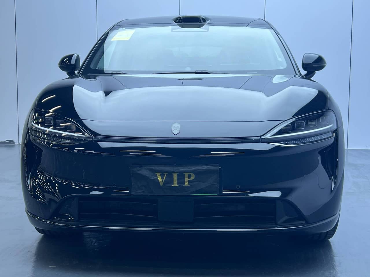 2025 HIMA LuxeedR7; curated vehicle image