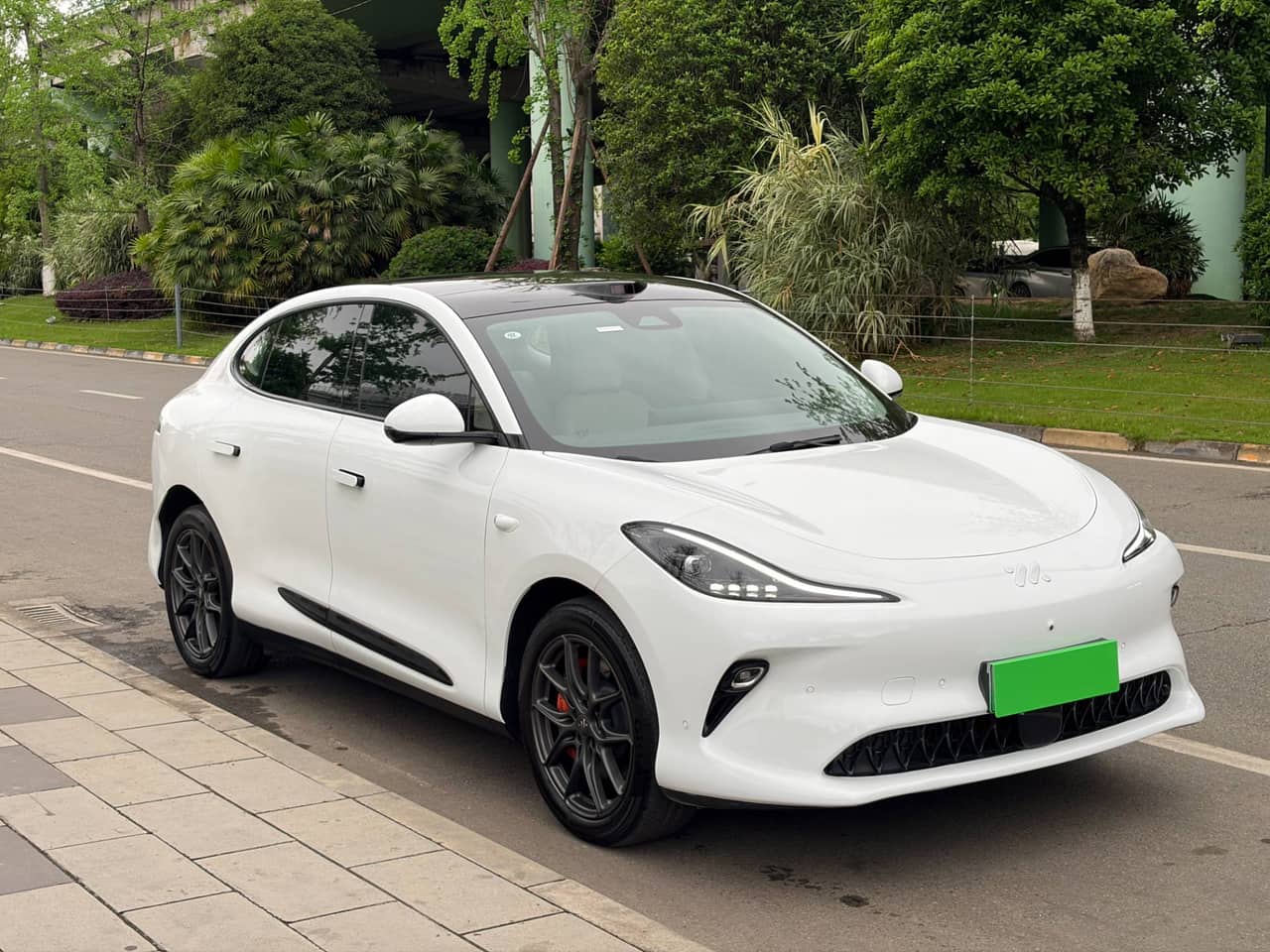 2024 IM Motors LS6; curated vehicle image