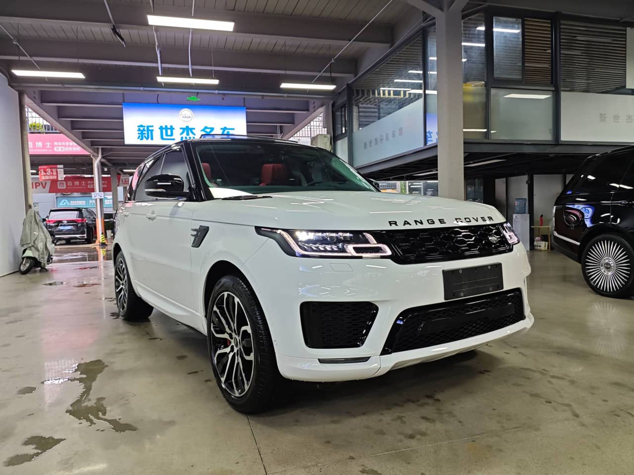2022 Land Rover Range Rover; curated vehicle image