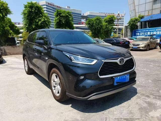 2025 Toyota Highlander; curated vehicle image