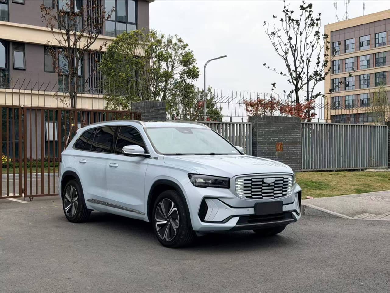 2022 Geely Xingyue L; curated vehicle image