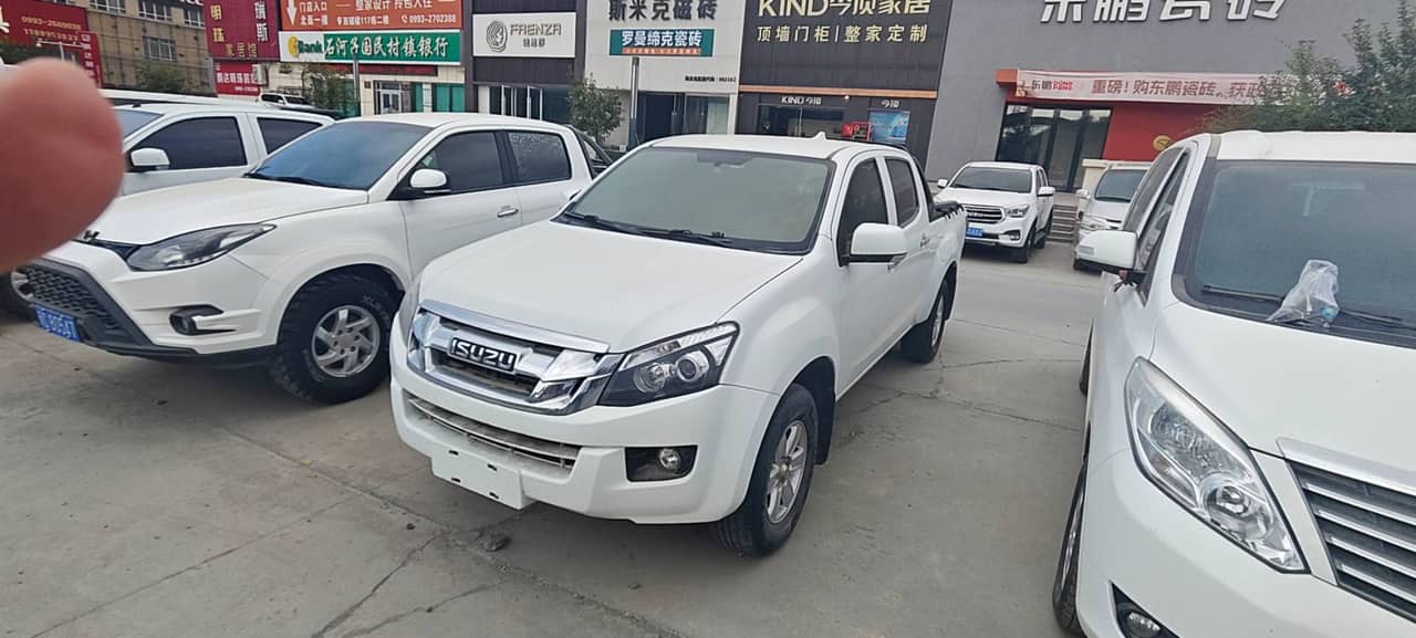2022 Isuzu Lingtuo; curated vehicle image