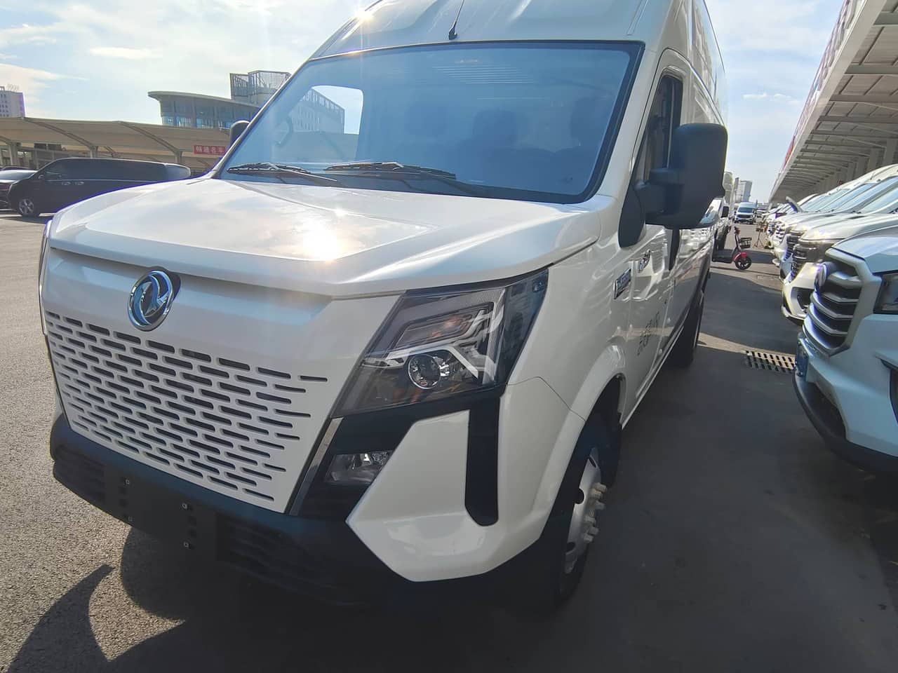 2025 YUFENG Yufeng; curated vehicle image