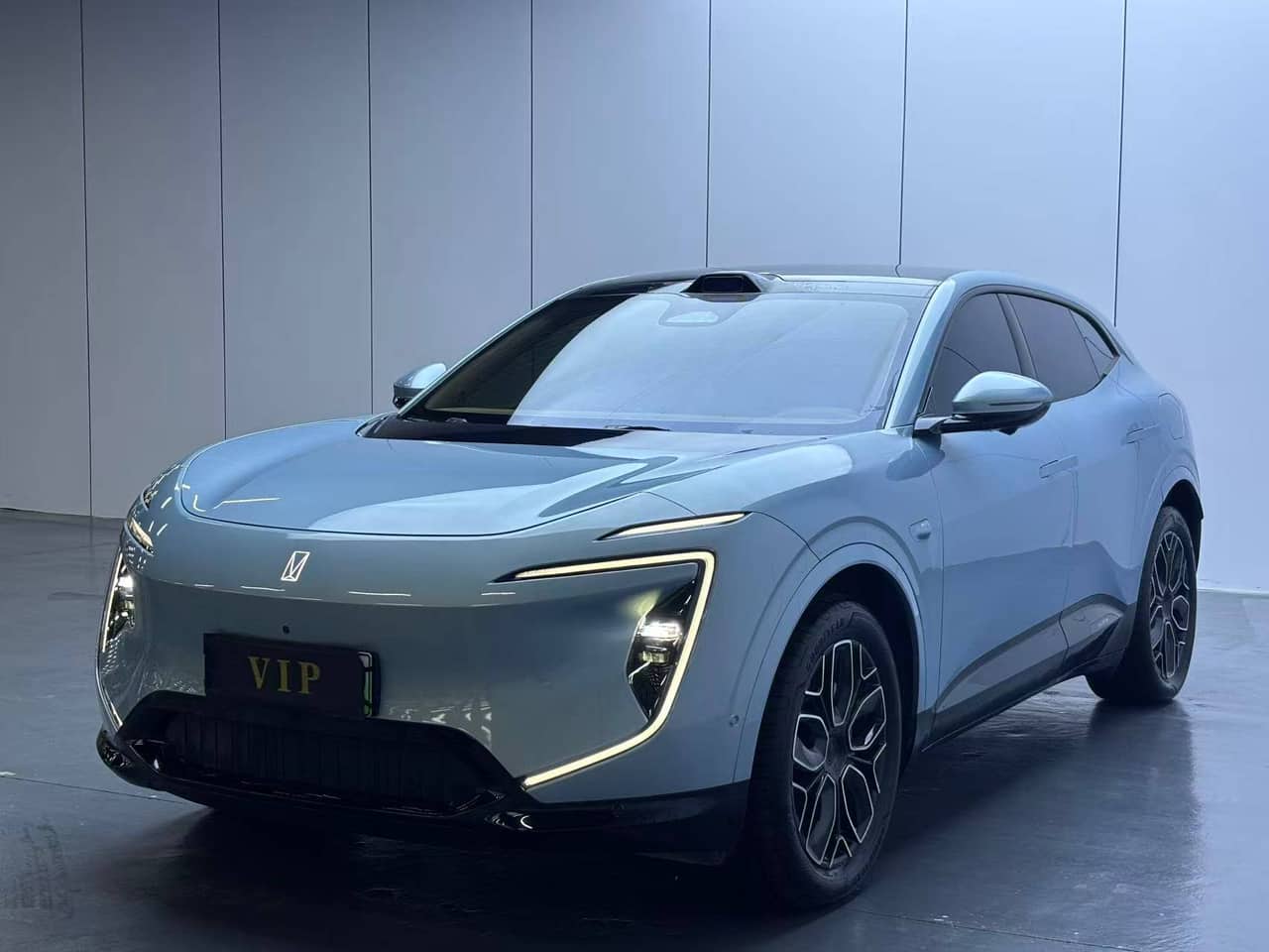2025 Avatr Avatr 07; curated vehicle image