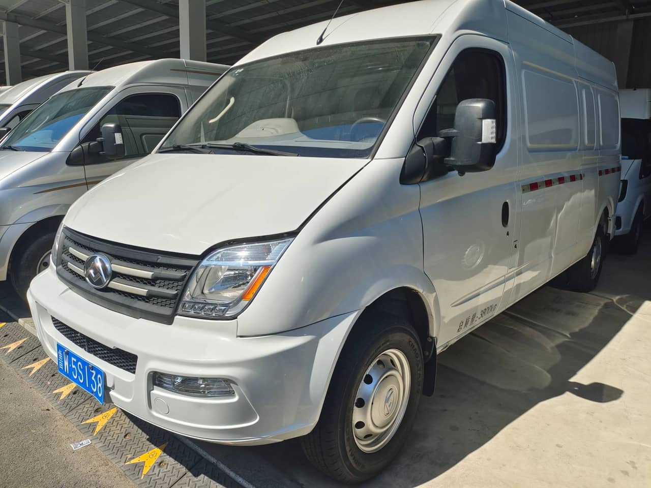 2022 Maxus New Gen V80; curated vehicle image