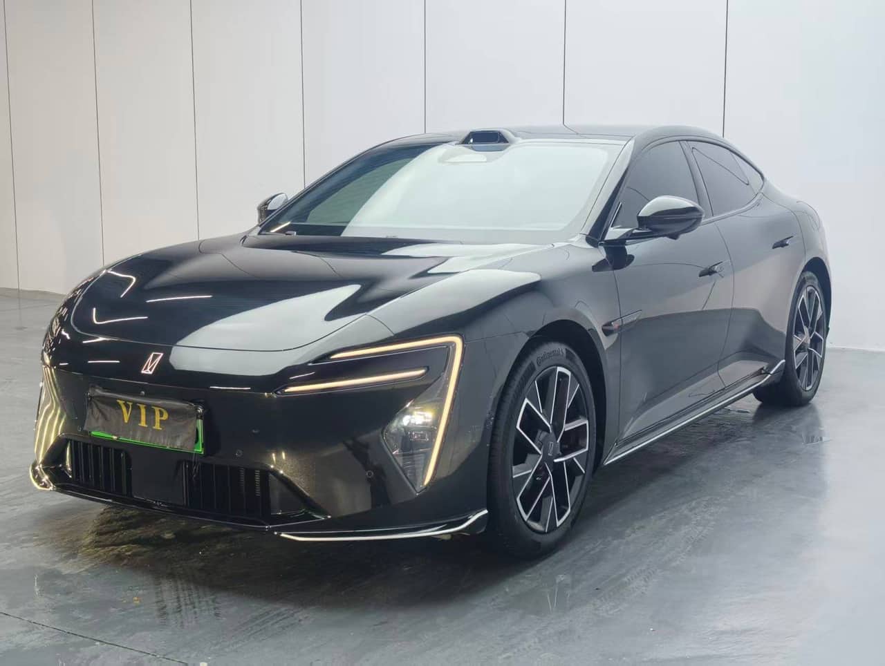 2025 Avatr Avatr 06; curated vehicle image