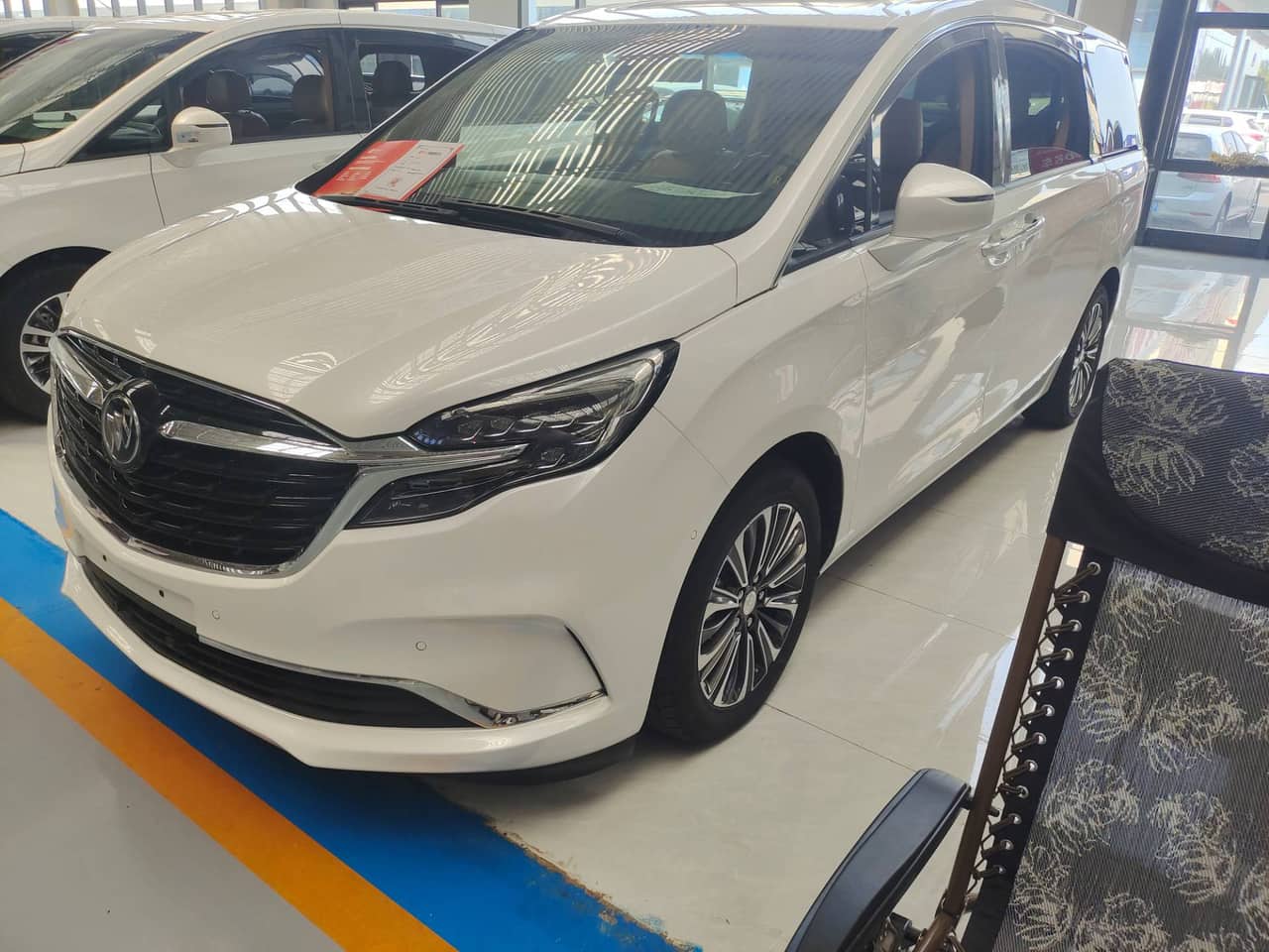 2021 Buick GL8; curated vehicle image