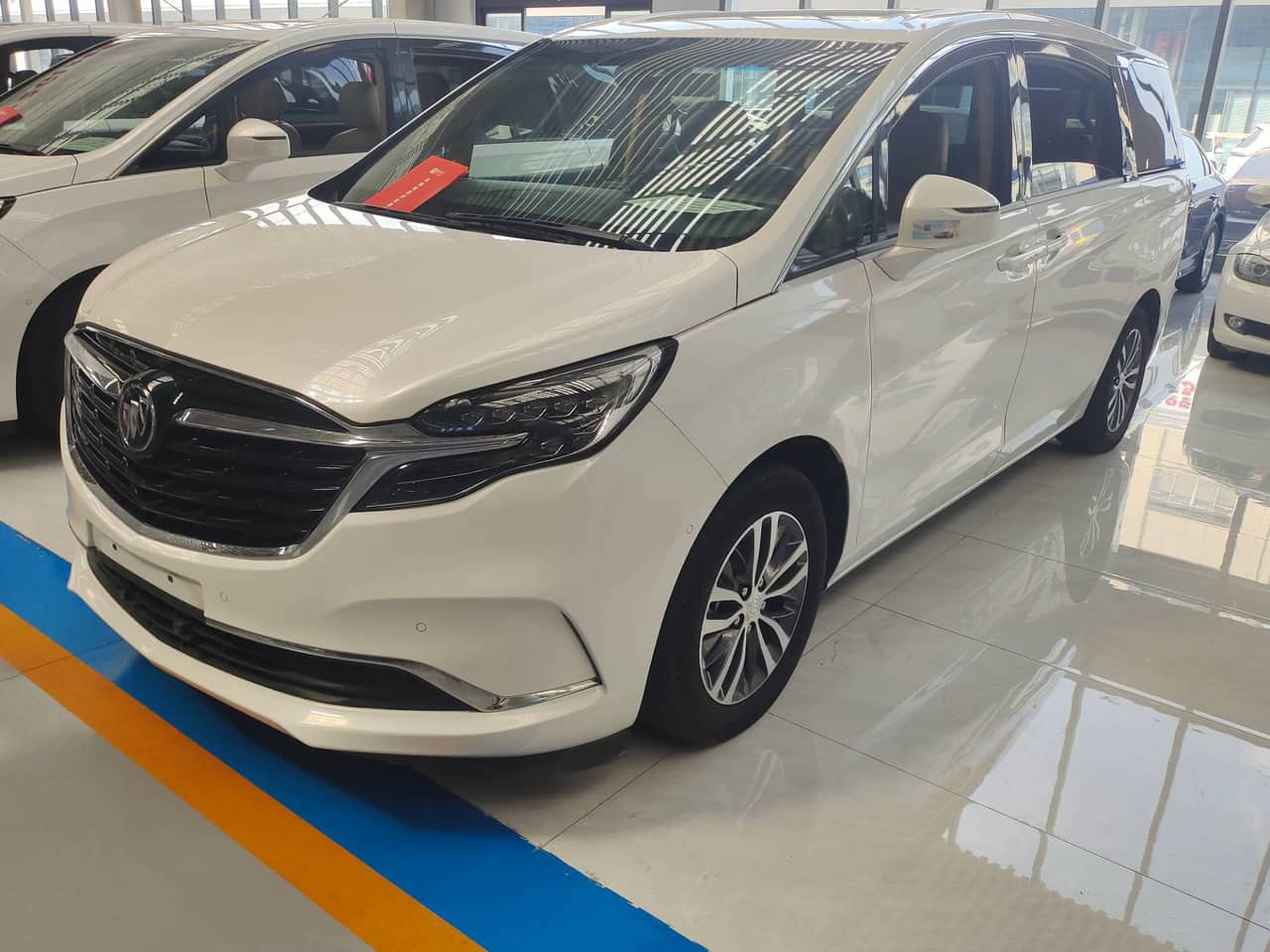 2022 Buick GL8; curated vehicle image