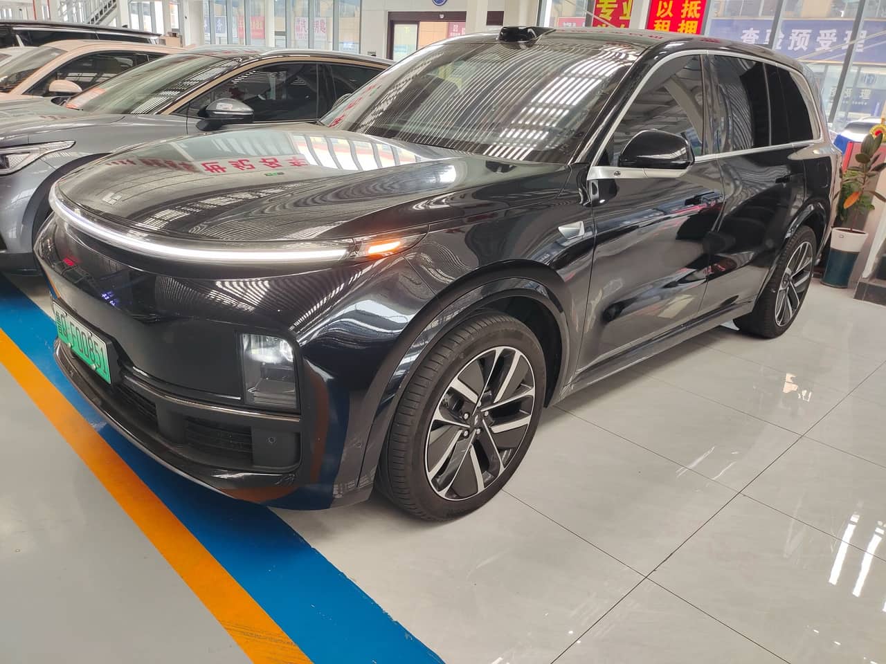 2022 Li Auto L9; curated vehicle image