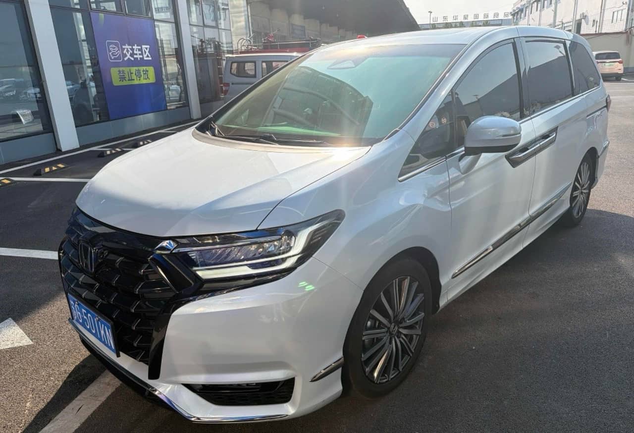 2023 Honda Elysion; curated vehicle image