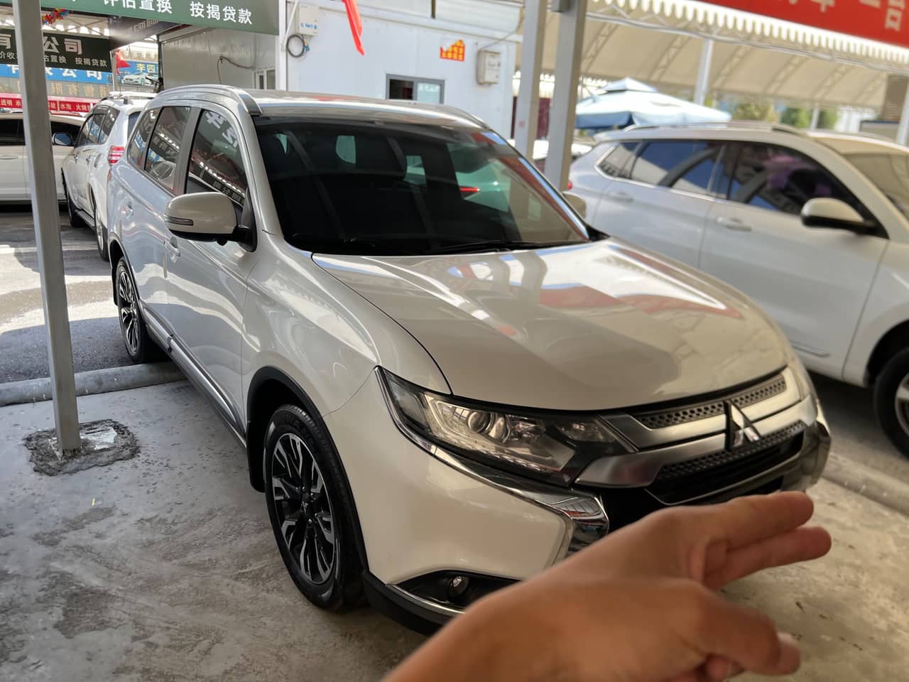 2019 Mitsubishi Outlander; curated vehicle image