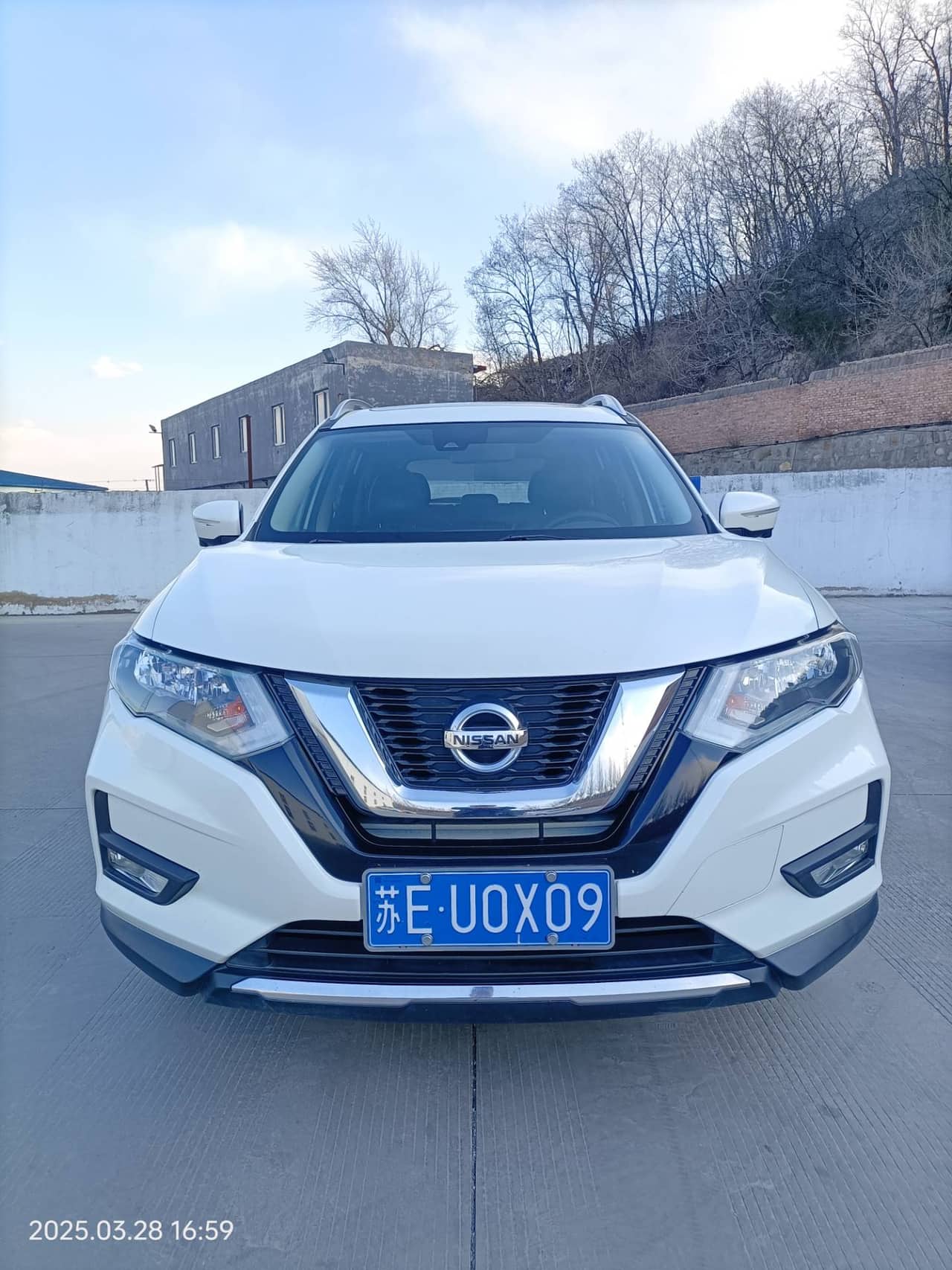 2019 Nissan X-Trail; curated vehicle image