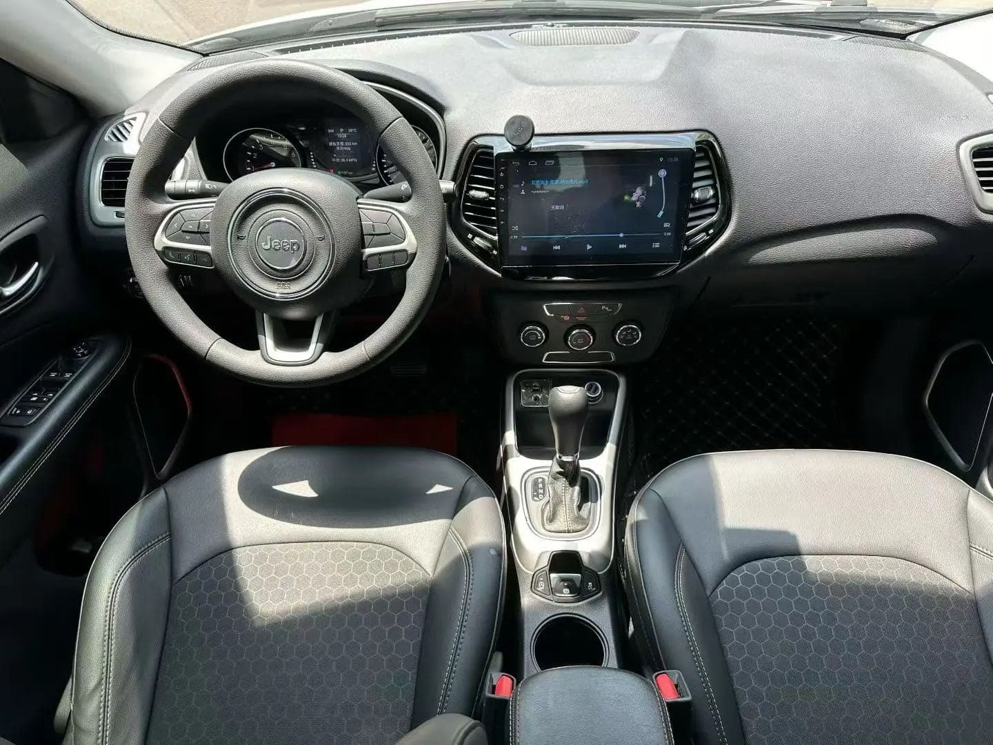 Jeep Compass – 2017款 200T Automatic Home Enjoyment Edition (Jiaxiang Edition) photo 8
