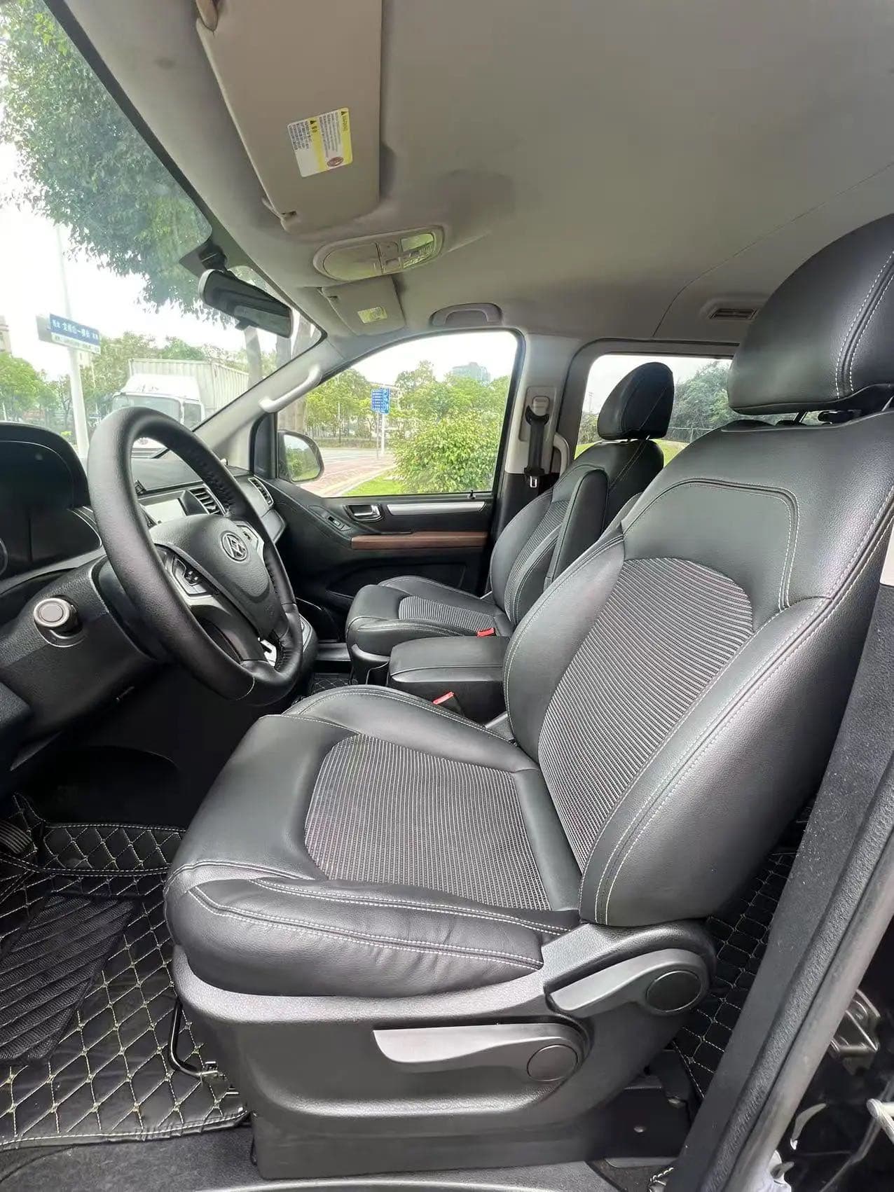 Maxus G10 – 2016款 2.0T Automatic Fashion Edition – Large MPV photo 14