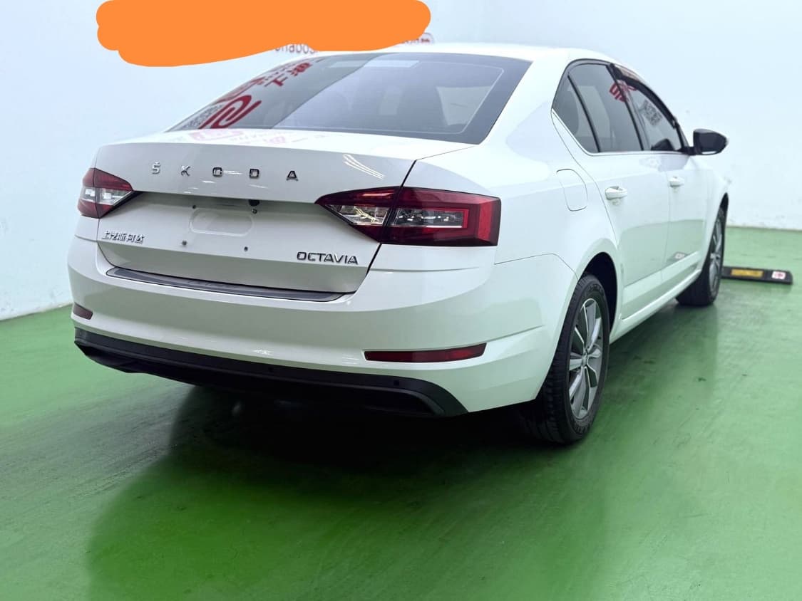 2021 Skoda Octavia Comfort Edition photo 3