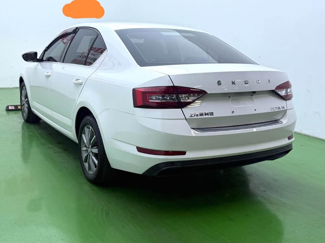2021 Skoda Octavia Comfort Edition photo 4