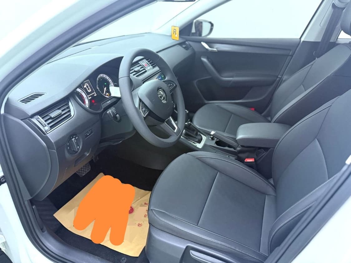 2021 Skoda Octavia Comfort Edition photo 5