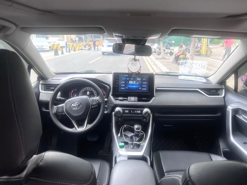 Toyota RAV4 – 2020款 2WD Fashion Edition photo 2