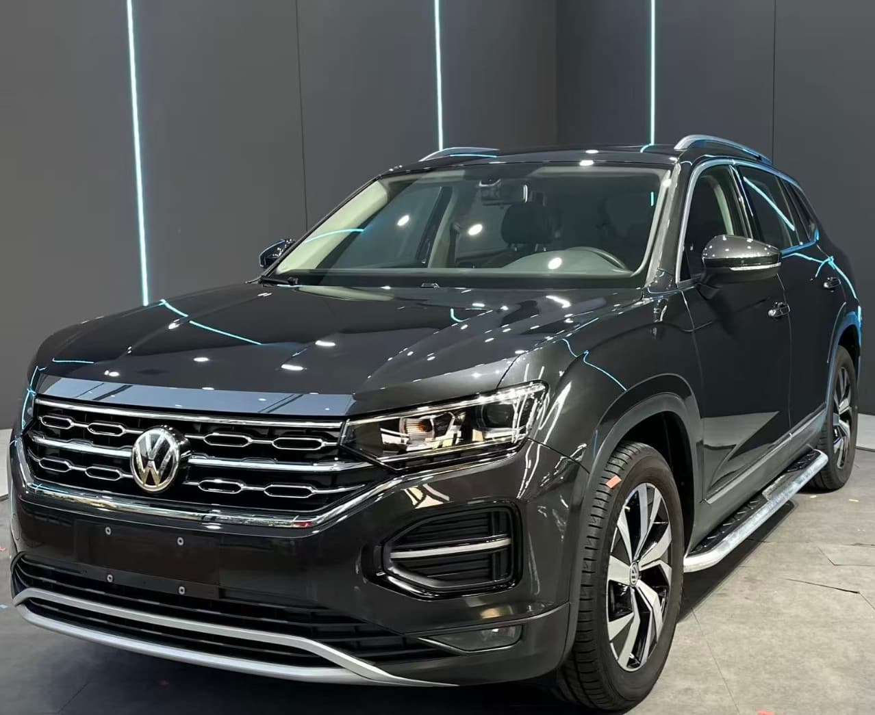 Volkswagen Tayron; curated vehicle image